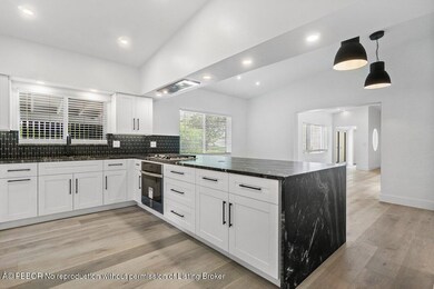 015-326WestminsterRoad-WestPalmBeach-FL-