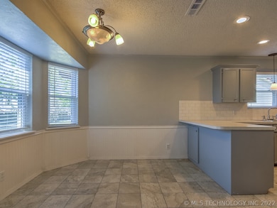 2605 E Dallas St, Broken Arrow, OK 74014 - photo 4