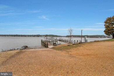 14800 King Charles Dr, Swan Point, MD 20645 - photo 3