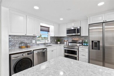 4775 Cove Cir unit 203, Saint Petersburg, FL 33708 - photo 4