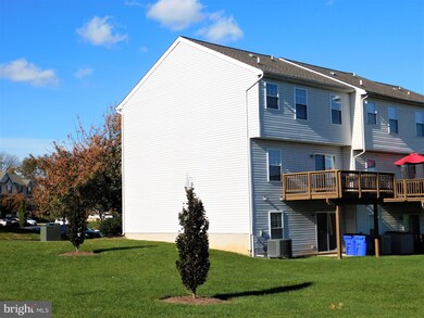 5779 Indian Cedar Ct, Frederick, MD 21703 - photo 4