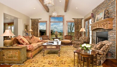4 Living Room