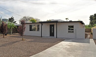 1. front and drive way - Copy