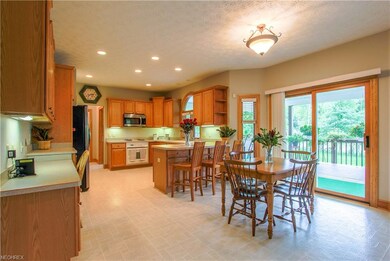 9572 Amberwood Ct, Broadview Heights, OH 44147 - photo 7