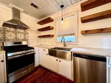 302 Laurel St, McComb, MS 39648 - photo 3