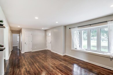 Family Room:Entry
