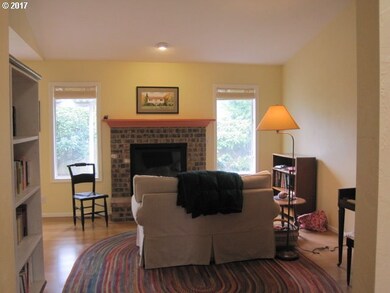 628 Poltava St, Springfield, OR 97477 - photo 5