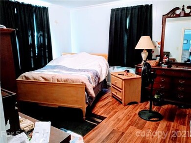 1431 S Ridge St, Shelby, NC 28152 - photo 6