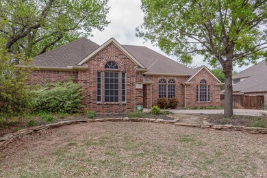 305 Fanning Dr, Hurst, TX 76053 - photo 2