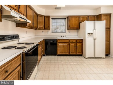 643 Cascade Dr S, Mount Laurel, NJ 08054 - photo 4