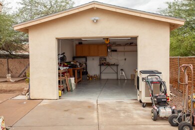 Garage/shop