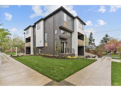 5305 NE 35th Place, Portland, OR 97211 - photo 2