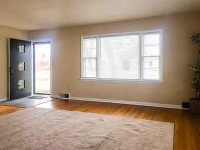 2525 Pearl St, Columbus, IN 47201 - photo 3