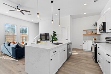 866 Rachel St unit E, Houston, TX 77091 - photo 7