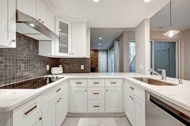 129 Litchfield Ln, Houston, TX 77024 - photo 4