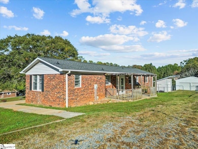 161 Oak St, Boiling Springs, SC 29316 - photo 3