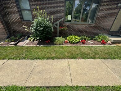 1220 Countryside Ln, Columbus, IN 47201 - photo 3