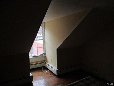 35 Race St, Jim Thorpe, PA 18229 - photo 2