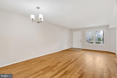 13659 Orchard Dr unit 3659, Clifton, VA 20124 - photo 3