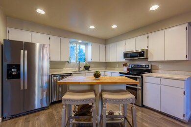 20342 Illahee Dr, Bend, OR 97702 - photo 7