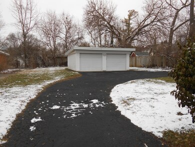 DETACHED 2 CAR GARAGE