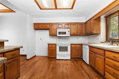 6815 Widmer Rd, Shawnee, KS 66216 - photo 4