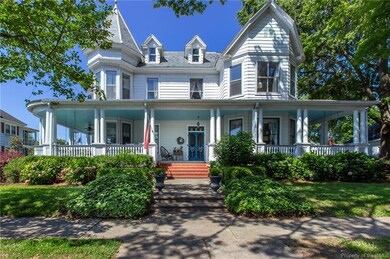 711 Lee St, West Point, VA 23181 - photo 2