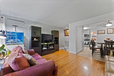 23 King Arthur Ct unit 6, Northlake, IL 60164 - photo 3