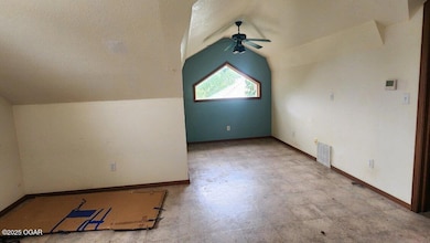 111 W Walnut St, Columbus, KS 66725 - photo 7