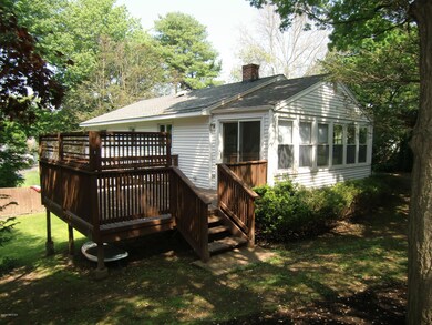 41 Hassake Rd unit R, Old Greenwich, CT 06870 - photo 3