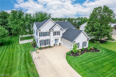 8373 Forest View Dr, Olmsted Falls, OH 44138 - photo 4