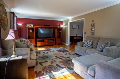 Livingroom to dining