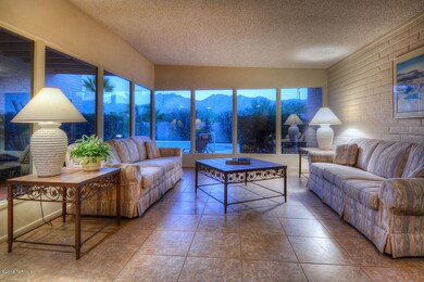 Family Rm w/Walls of Windows