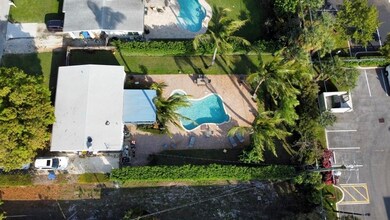 110 Sterns St, Lantana, FL 33462 - photo 2