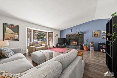 08-6644mcgillway_ZHM_008
