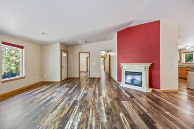 1090 Saratoga Way, Grants Pass, OR 97526 - photo 7