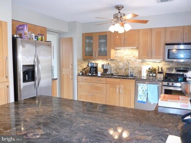 2174 Mayflower Dr, Woodbridge, VA 22192 - photo 5