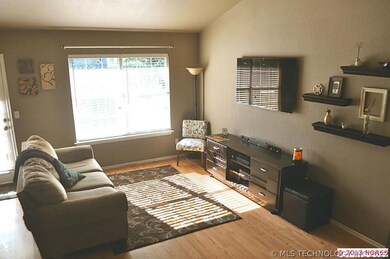 208 N Choctaw Ave, Claremore, OK 74017 - photo 3