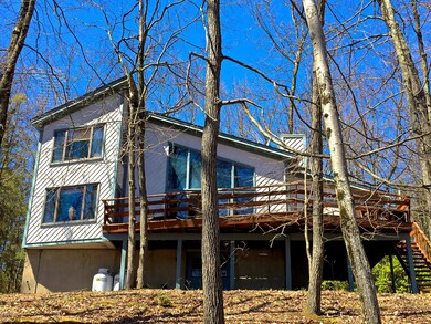 239 Log Tavern Dr, Milford, PA 18337 - photo 2