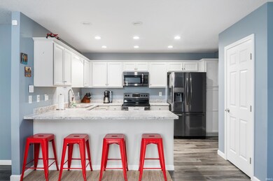 212 E Charter Dr, Muncie, IN 47303 - photo 7