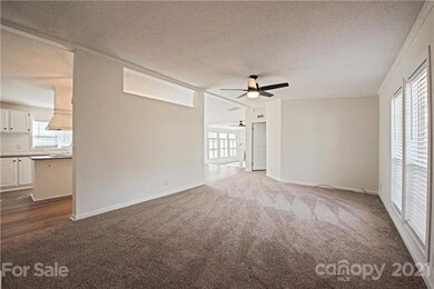 930 Wood St, Statesville, NC 28677 - photo 2