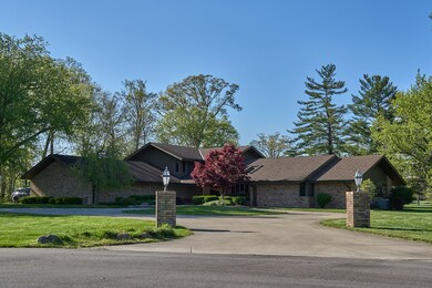 8494 W Mulligan Ln, Columbus, IN 47201 - photo 2