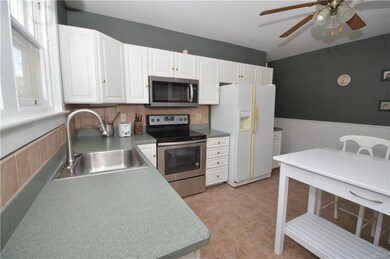 542 N 3rd St, Emmaus, PA 18049 - photo 5