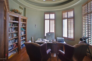 den or office w/ secret closet