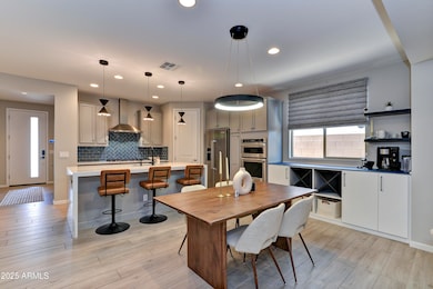 005_Dining Kitchen
