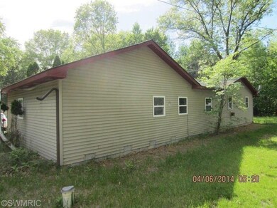 565 Pettibone Dr, Bitely, MI 49309 - photo 2