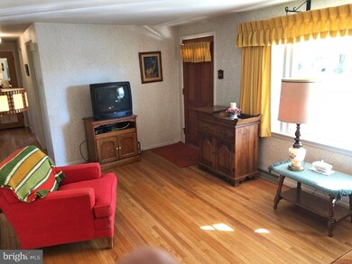 37 Maple Ave, Boyertown, PA 19512 - photo 6