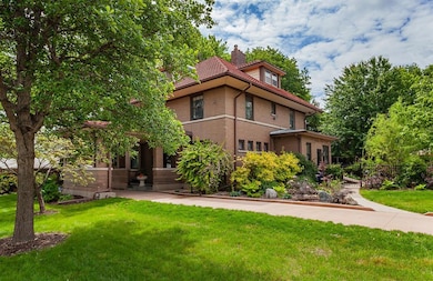 410 Franklin Ave, Des Moines, IA 50314 - photo 2