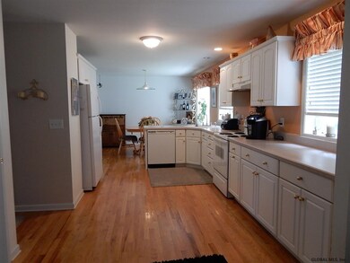 18 Dennis Dr, Clifton Park, NY 12065 - photo 7