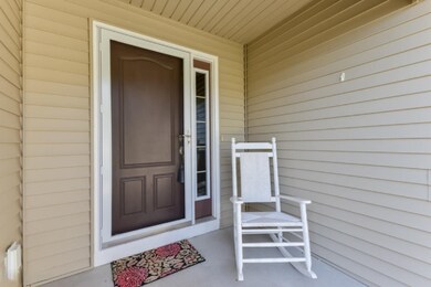 004-photo-front-entrance-6201710